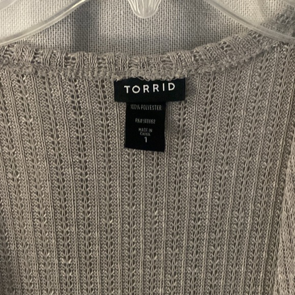 Torrid sweater size 1, opened shoulder, gray - Picture 2 of 4